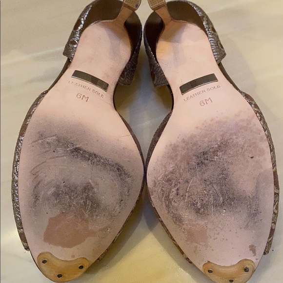 bagdley mischka peep toe with large jewels on toe - Picture 5 of 7